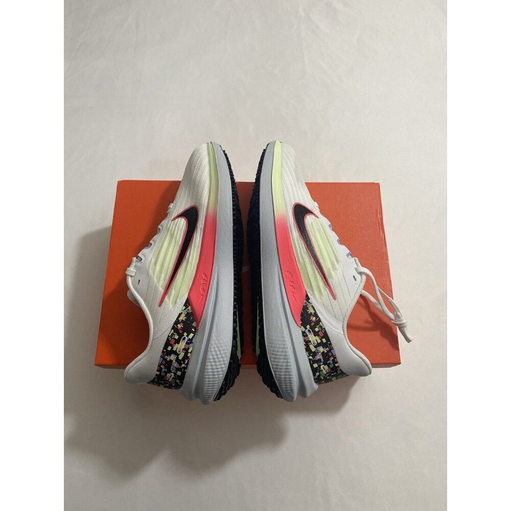 New Women’s Size 9.5 White Nike Air Winflo 9 Running Shoes FD0880 100 - Picture 5 of 10